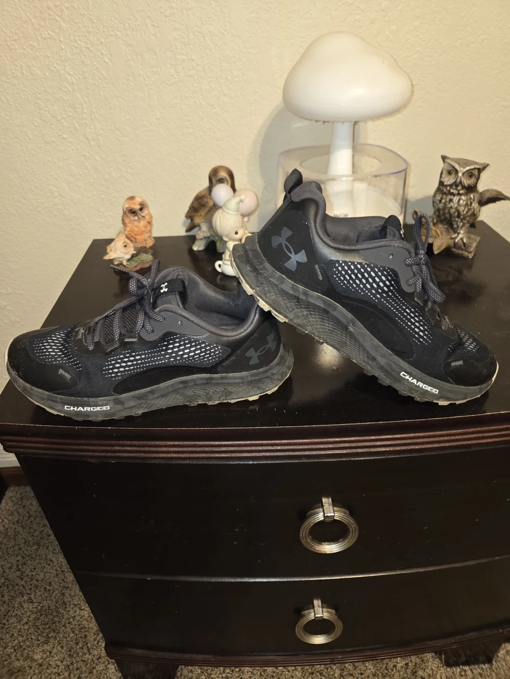 E8Under Armour Women's Black and Gray Athletic Sneakers
